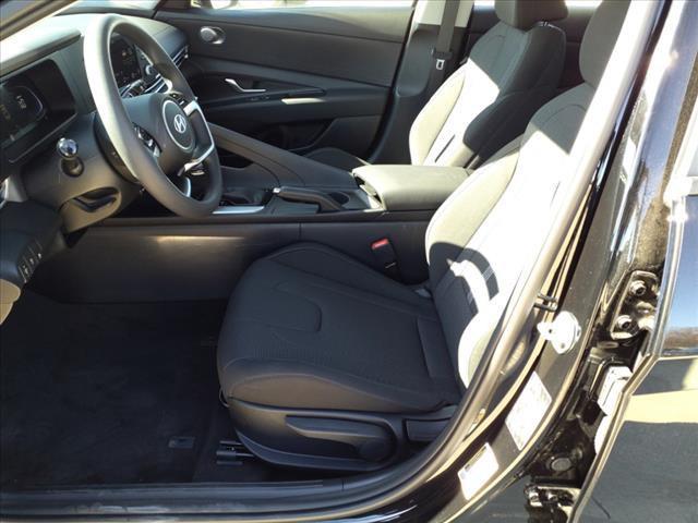 2025 Hyundai ELANTRA Vehicle Photo in Peoria, IL 61615