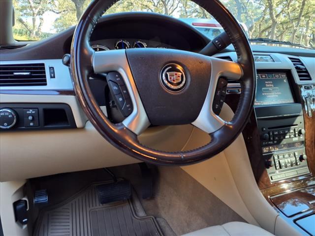 2011 Cadillac Escalade Vehicle Photo in SAN ANTONIO, TX 78230-1001