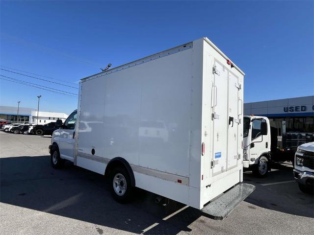 2024 Chevrolet Express Cutaway 3500 Vehicle Photo in ALCOA, TN 37701-3235