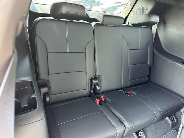2025 GMC Acadia Vehicle Photo in COLUMBIA, MO 65203-3903