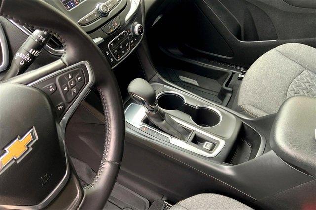 2022 Chevrolet Equinox Vehicle Photo in TOPEKA, KS 66609-0000