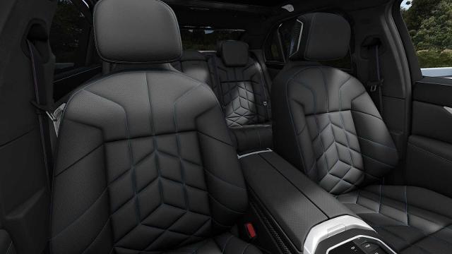 2025 BMW 760i xDrive Vehicle Photo in GRAPEVINE, TX 76051