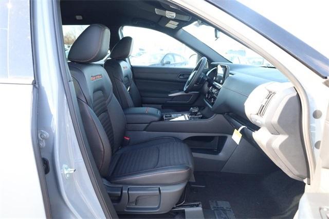 2025 Nissan Pathfinder Vehicle Photo in Hazelwood, MO 63042