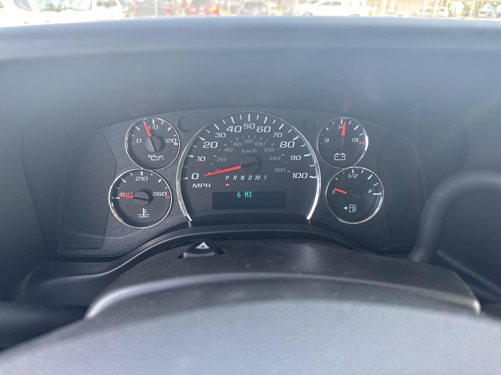 2025 Chevrolet Express Cutaway 3500 Vehicle Photo in GEORGETOWN, TX 78626-7508