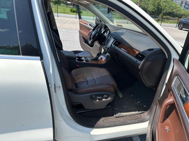 2011 Volkswagen Touareg Vehicle Photo in Willow Grove, PA 19090