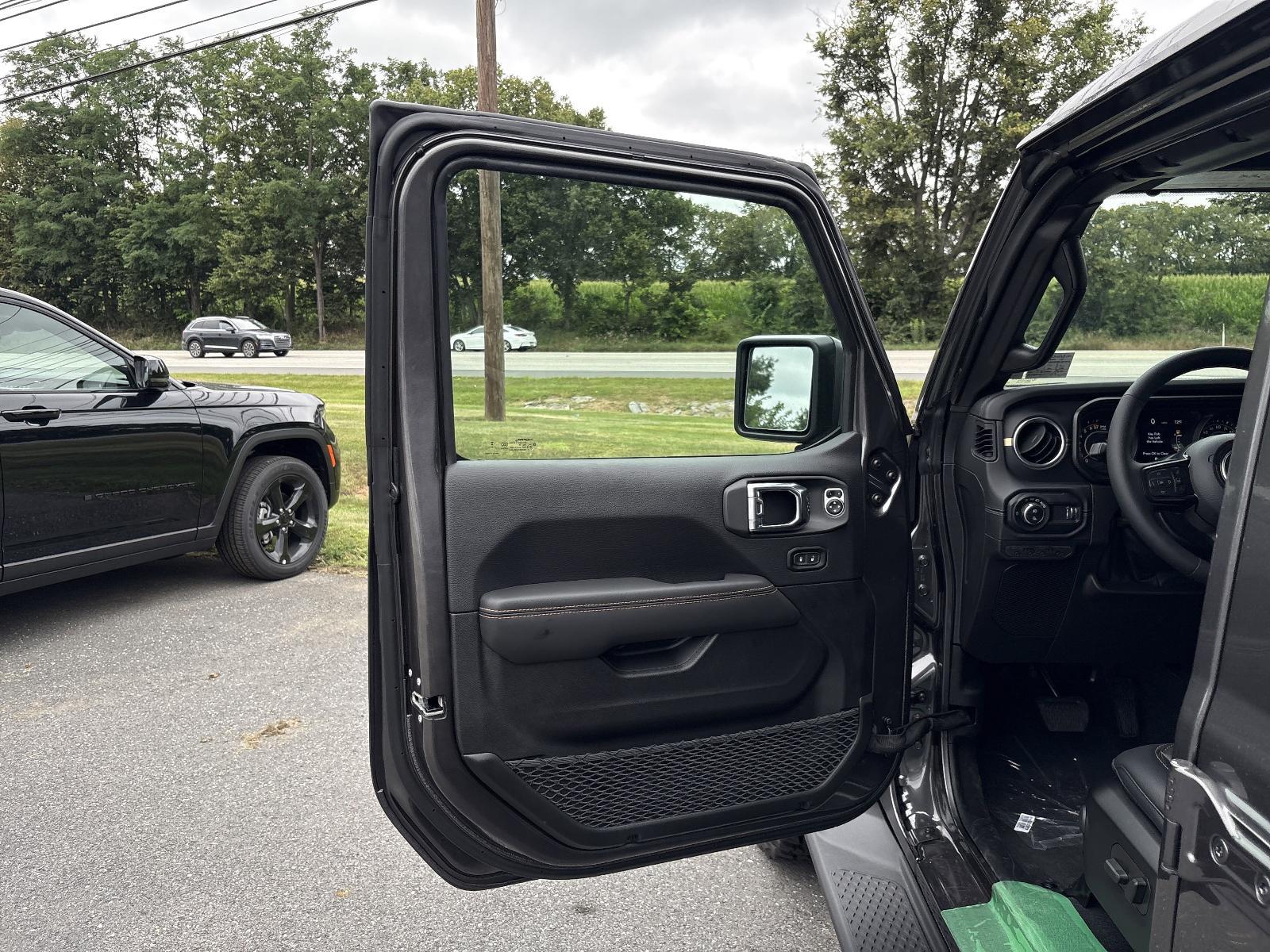 2025 Jeep Gladiator Vehicle Photo in Mechanicsburg, PA 17050-1707