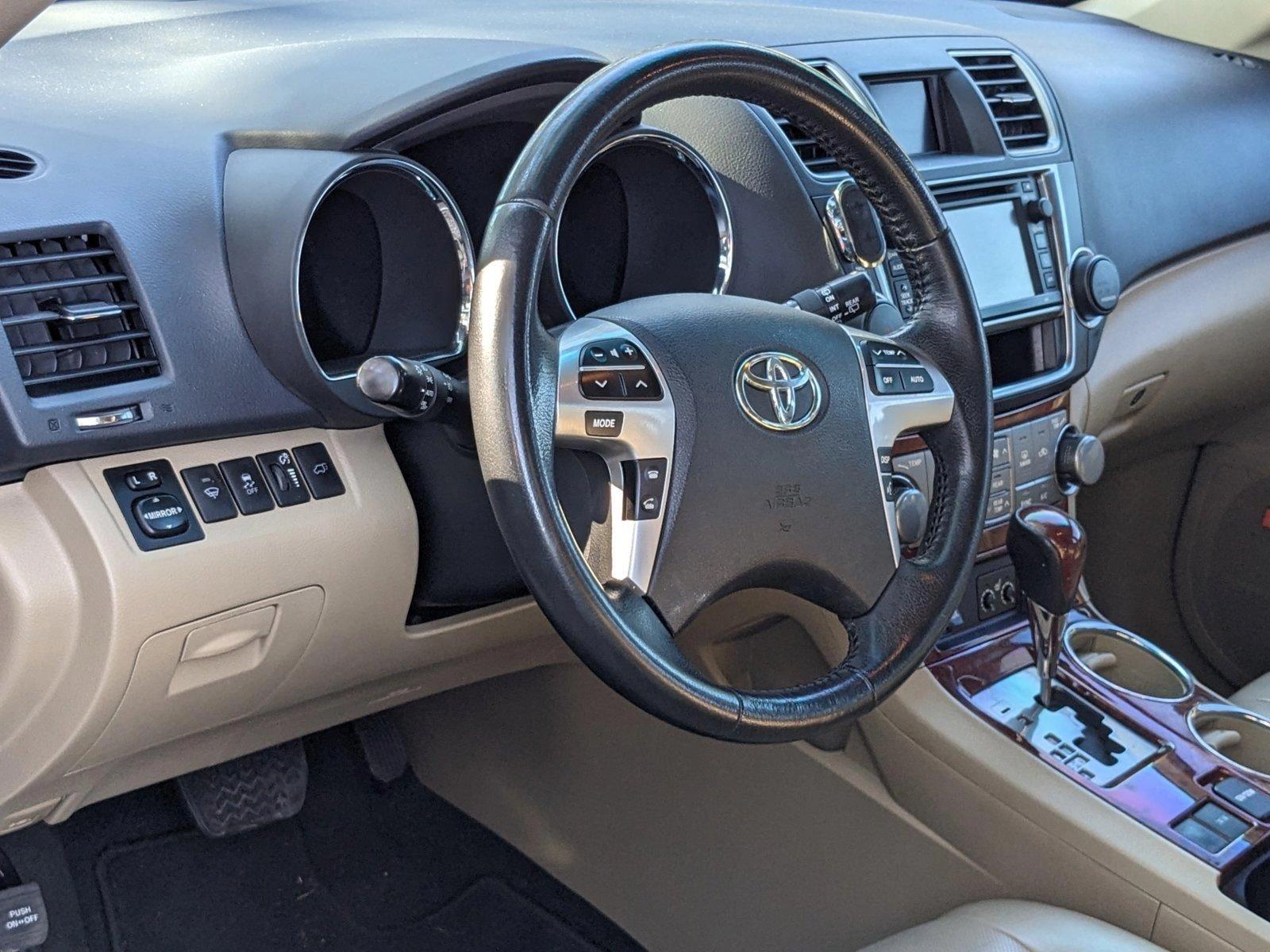 2013 Toyota Highlander Vehicle Photo in Tampa, FL 33614