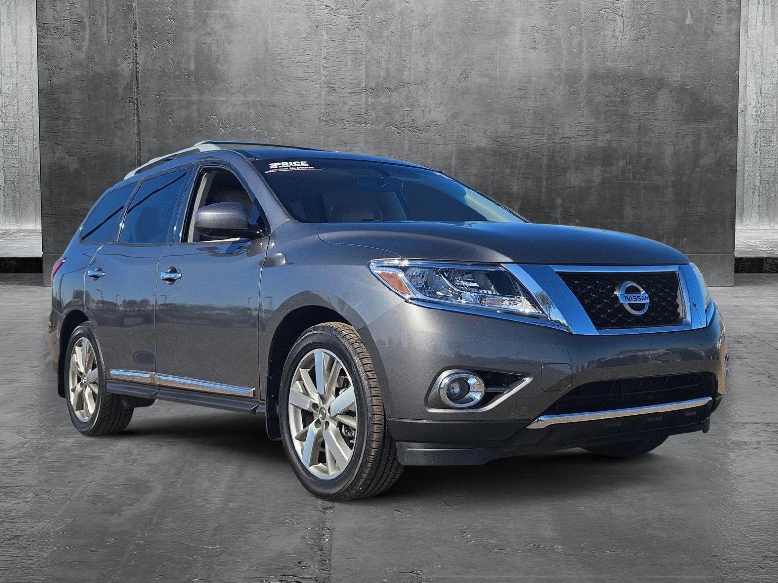 2015 Nissan Pathfinder Vehicle Photo in PEORIA, AZ 85382-3715