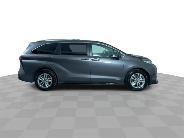 2021 Toyota Sienna Vehicle Photo in GILBERT, AZ 85297-0402