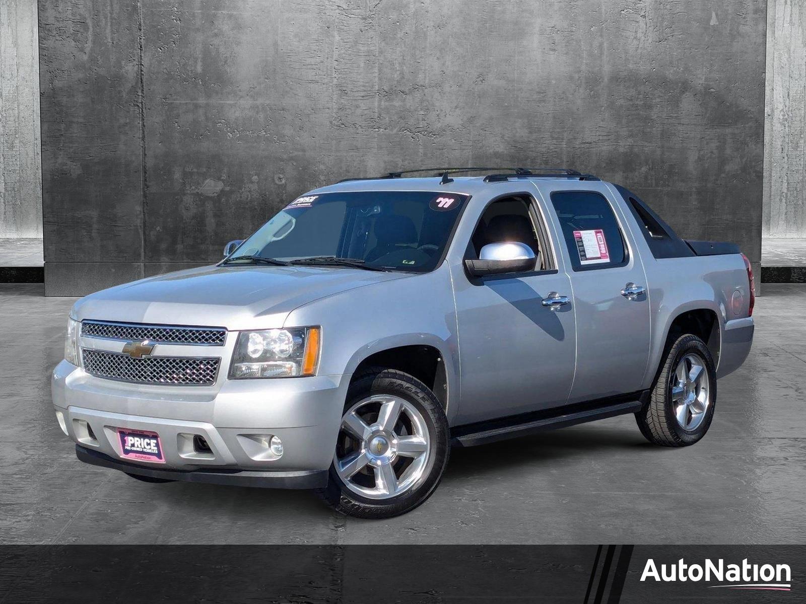 2011 Chevrolet Avalanche Vehicle Photo in VALENCIA, CA 91355-1705