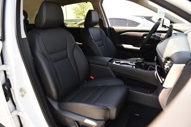 2025 Nissan Rogue Vehicle Photo in Ballwin, MO 63011