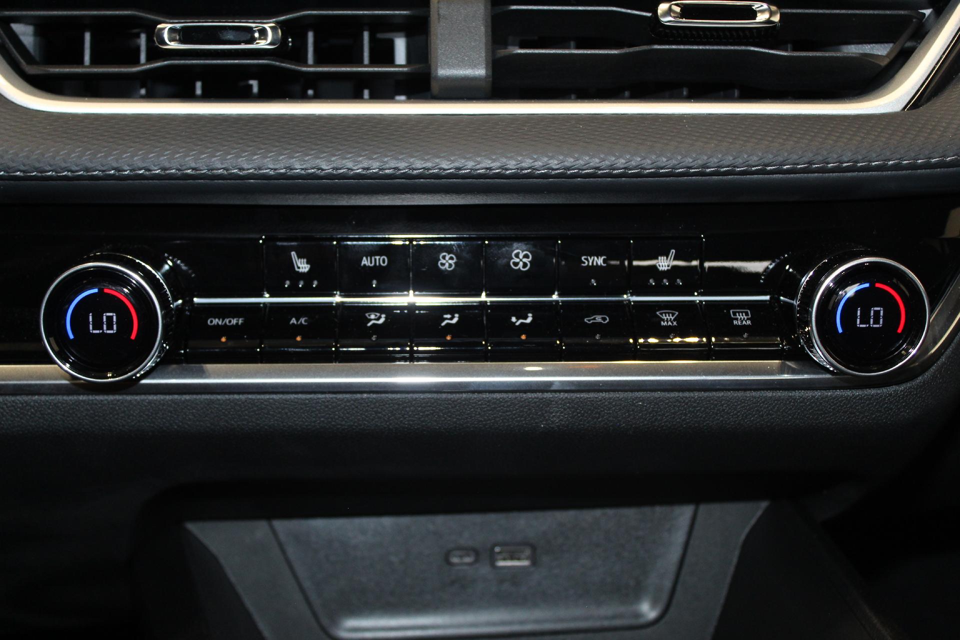 2025 Chevrolet Equinox Vehicle Photo in NORTHAMPTON, MA 01060-1120