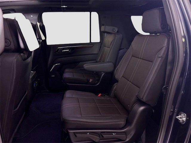 2025 Chevrolet Suburban Vehicle Photo in PUYALLUP, WA 98371-4149