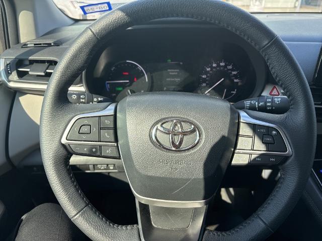 2023 Toyota Sienna Vehicle Photo in Grapevine, TX 76051