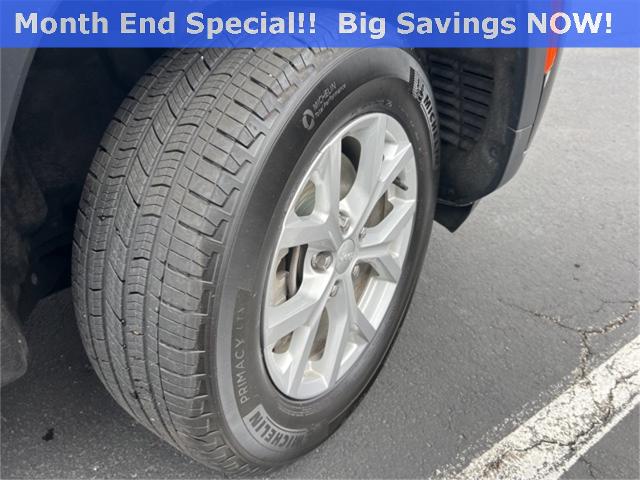 2023 Jeep Grand Cherokee L Vehicle Photo in GREEN BAY, WI 54304-5303