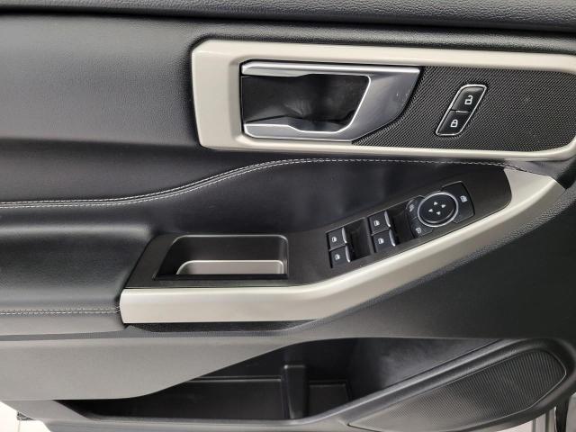 2023 Ford Explorer Vehicle Photo in Neenah, WI 54956