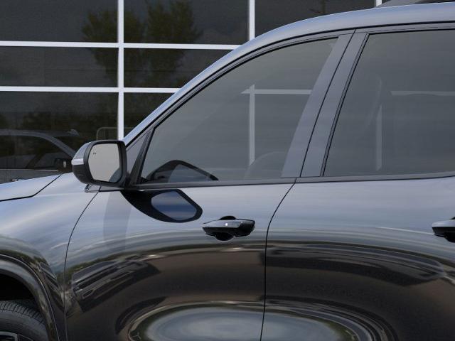2025 Chevrolet Traverse Vehicle Photo in Roslyn, NY 11576