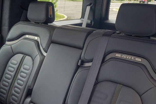 2022 Rivian R1S Vehicle Photo in DANBURY, CT 06810-5034