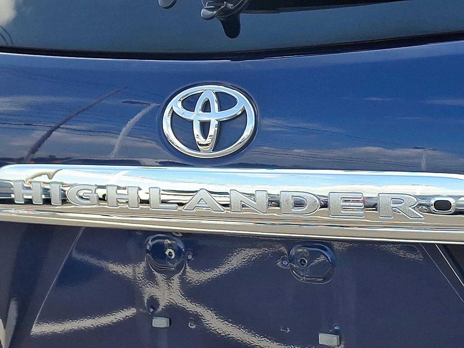 2013 Toyota Highlander Vehicle Photo in Harrisburg, PA 17111