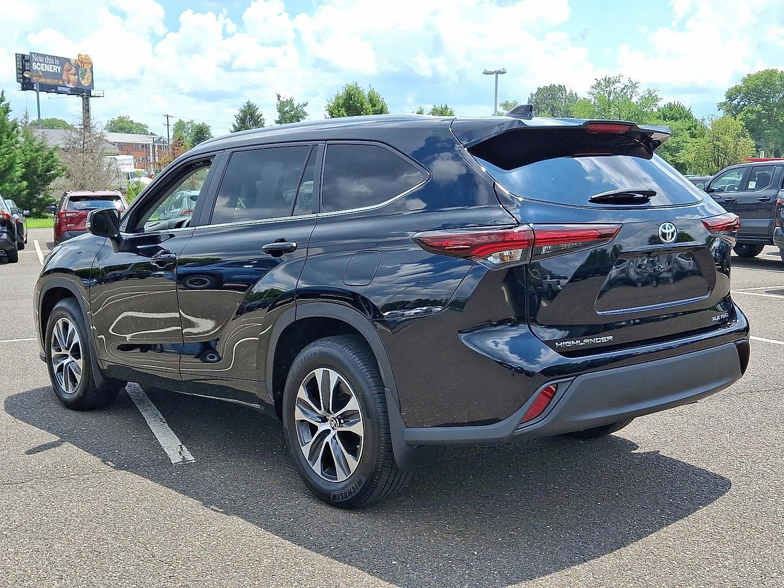 2024 Toyota Highlander Vehicle Photo in Trevose, PA 19053