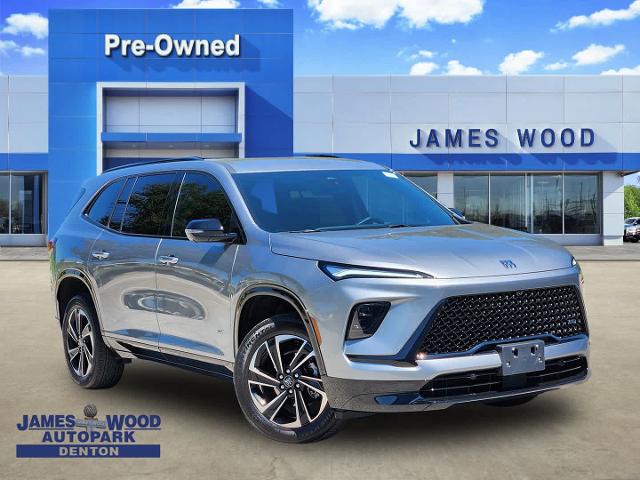 2025 Buick Enclave Vehicle Photo in DENTON, TX 76210-9321