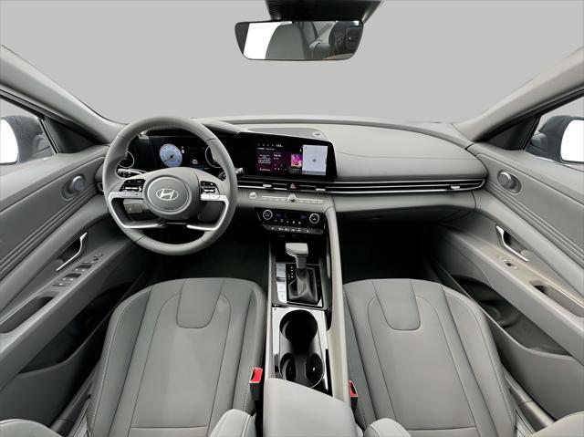 2025 Hyundai ELANTRA Vehicle Photo in Green Bay, WI 54304