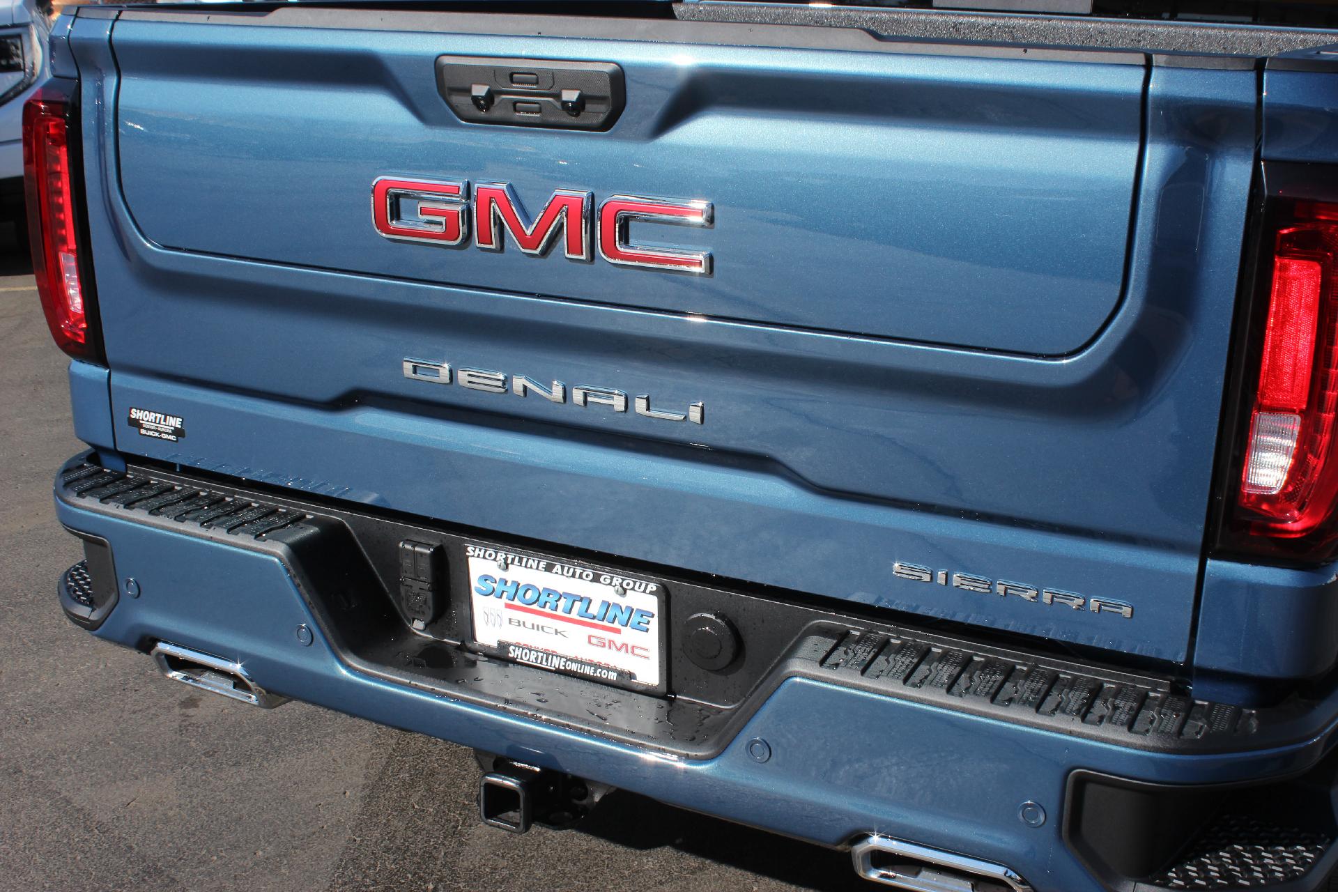 2025 GMC Sierra 1500 Vehicle Photo in AURORA, CO 80012-4011