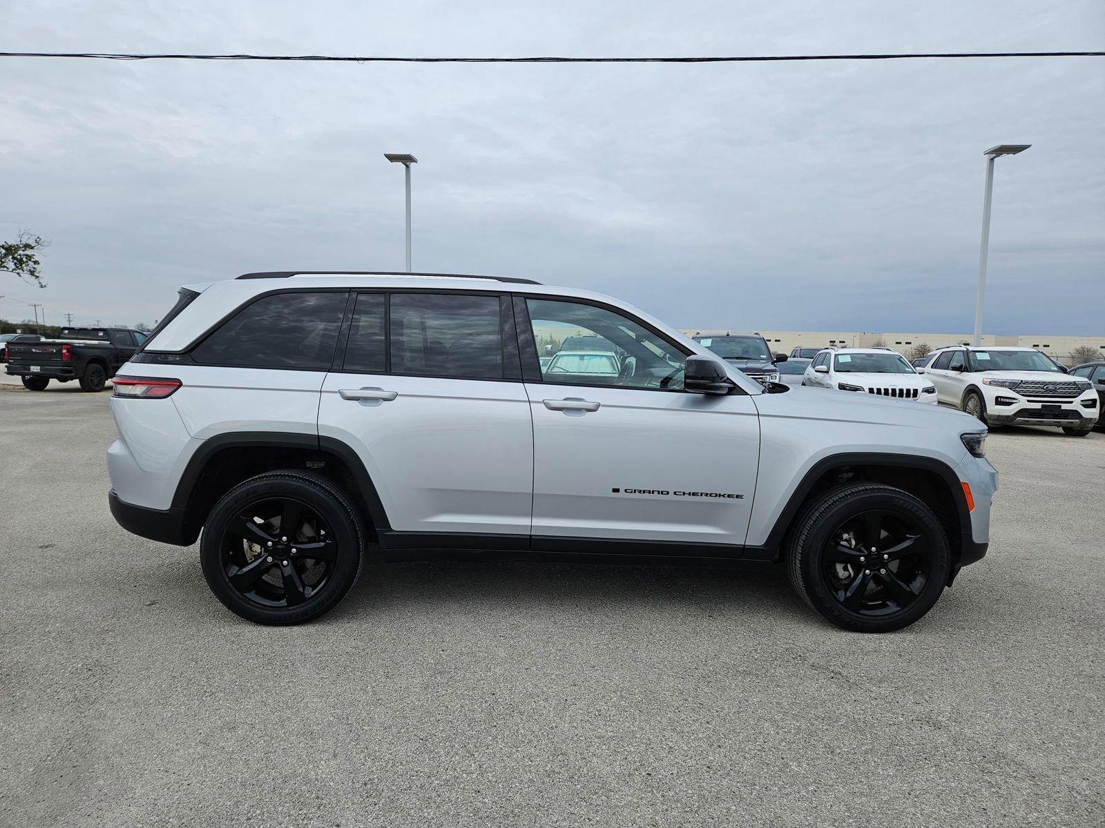 2022 Jeep Grand Cherokee Vehicle Photo in Seguin, TX 78155