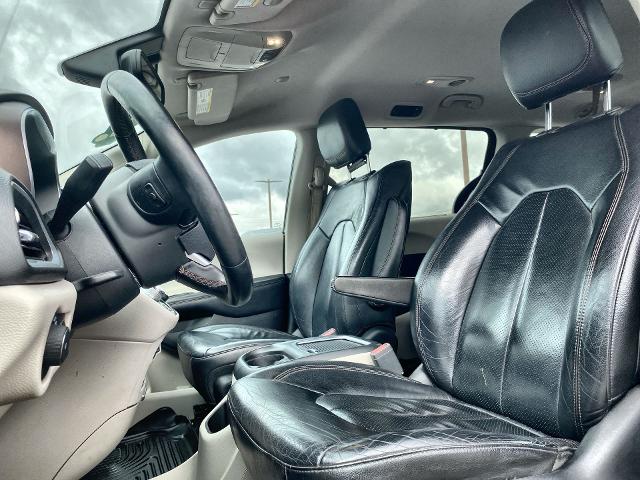 2017 Chrysler Pacifica Vehicle Photo in WILLIAMSVILLE, NY 14221-2883