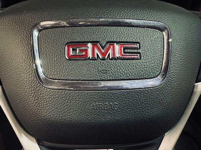 2022 GMC Acadia Vehicle Photo in MEDINA, OH 44256-9631