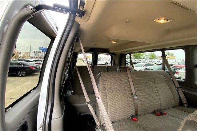 2021 Chevrolet Express Passenger 3500 Vehicle Photo in TOPEKA, KS 66609-0000