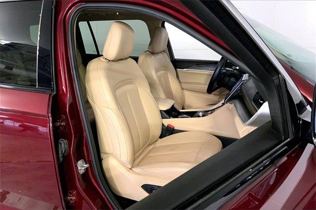 2022 Jeep Grand Cherokee L Vehicle Photo in KANSAS CITY, MO 64114-4502