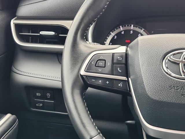 2024 Toyota Highlander Vehicle Photo in SUGAR LAND, TX 77478-0000