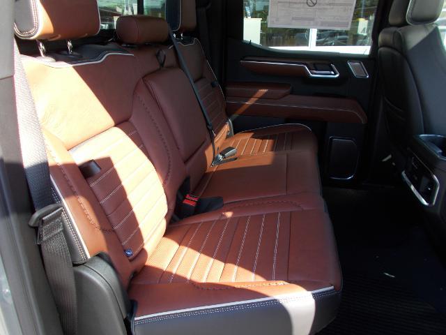 2025 GMC Sierra 1500 Vehicle Photo in LOWELL, MA 01852-4336