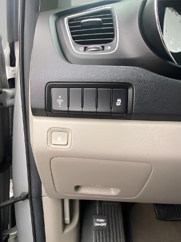 2021 Kia Sedona Vehicle Photo in Oshkosh, WI 54904