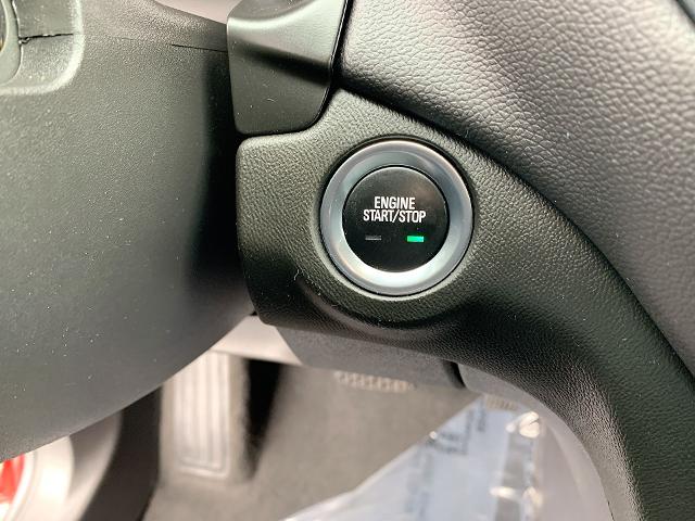 2022 Chevrolet Equinox Vehicle Photo in MOON TOWNSHIP, PA 15108-2571
