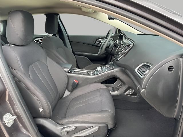 2015 Chrysler 200 Vehicle Photo in MANITOWOC, WI 54220-5838