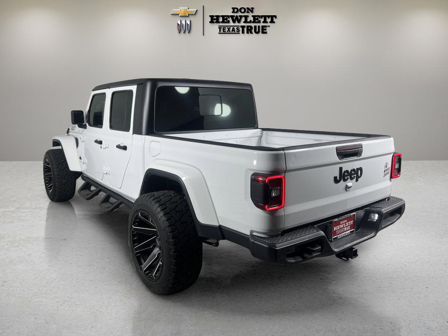 2024 Jeep Gladiator Vehicle Photo in GEORGETOWN, TX 78626-7508