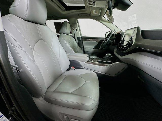 2020 Toyota Highlander Vehicle Photo in Flemington, NJ 08822