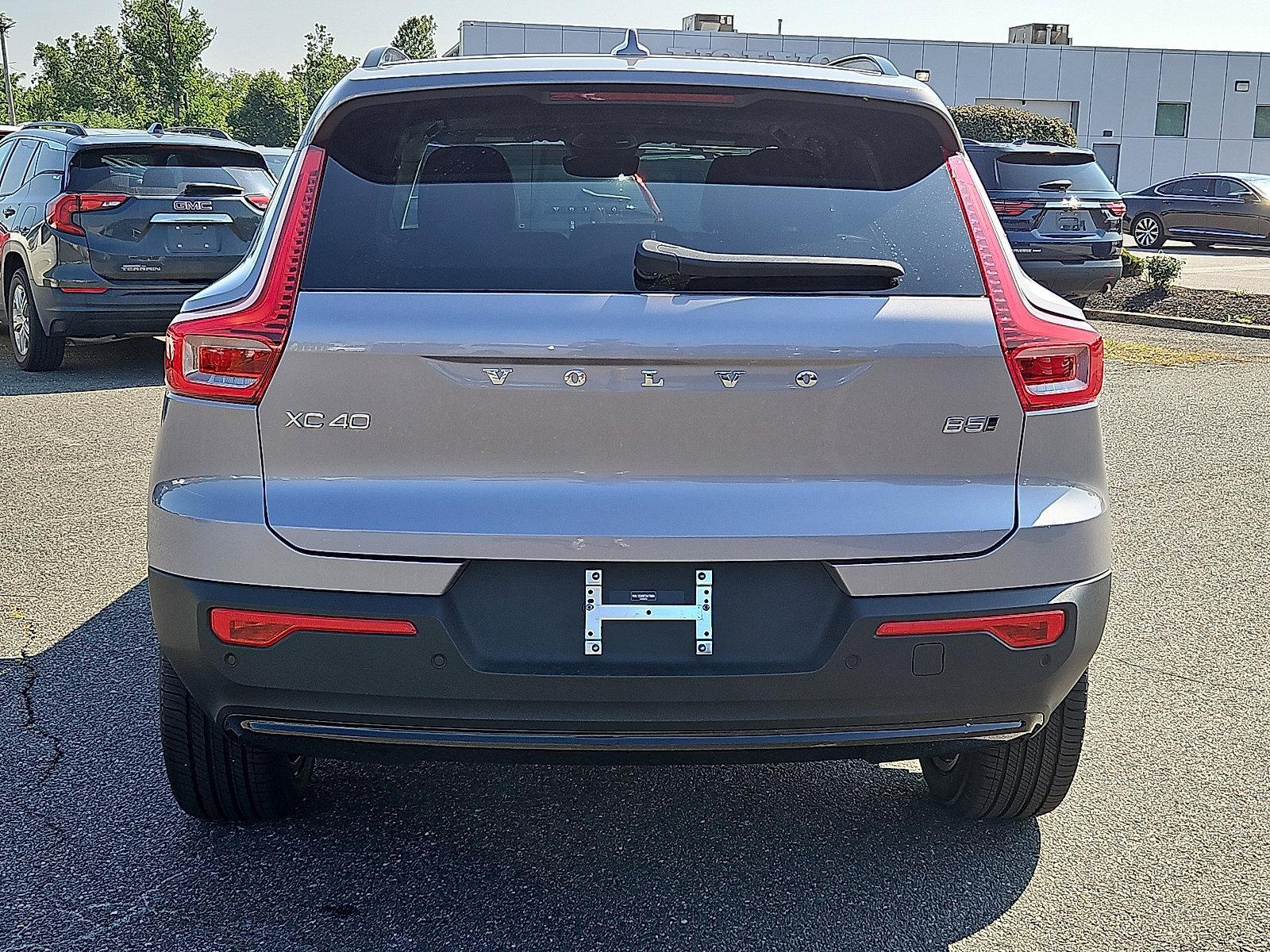 2026 Volvo XC40 Vehicle Photo in Trevose, PA 19053