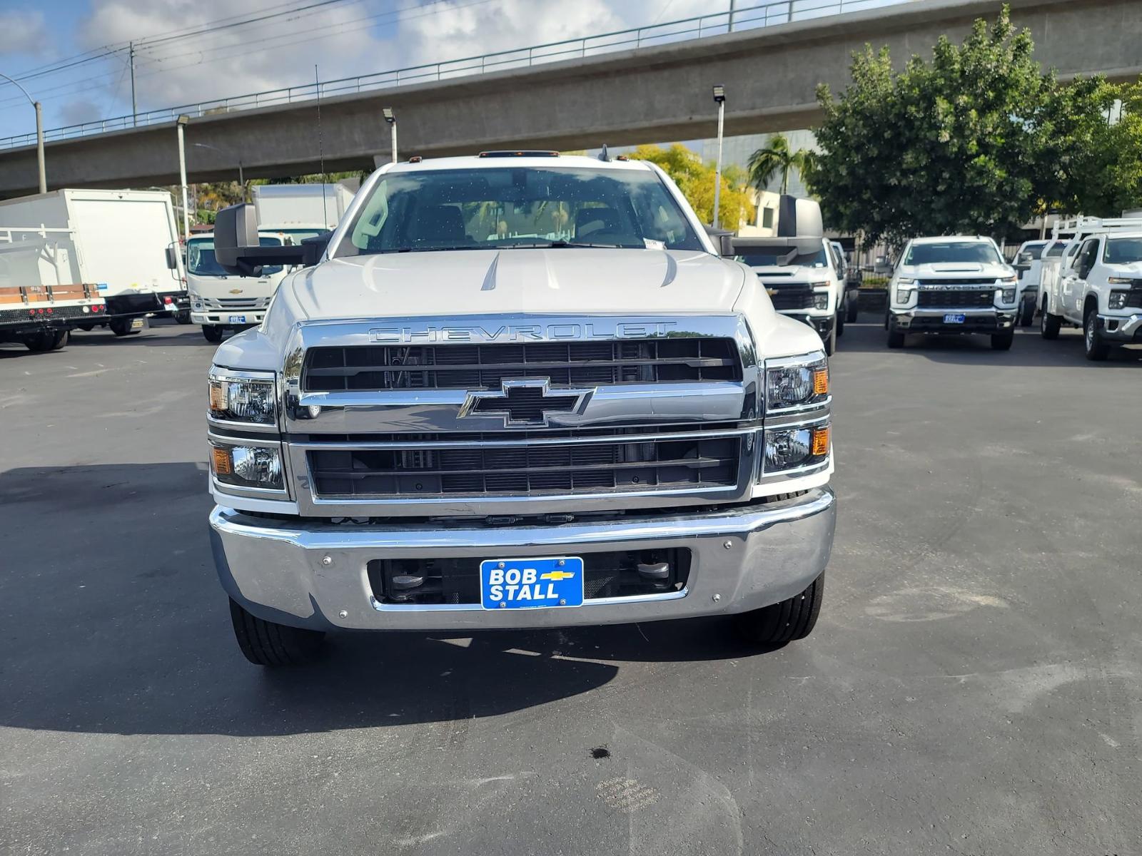 2023 Chevrolet Silverado Chassis Cab Vehicle Photo in LA MESA, CA 91942-8211