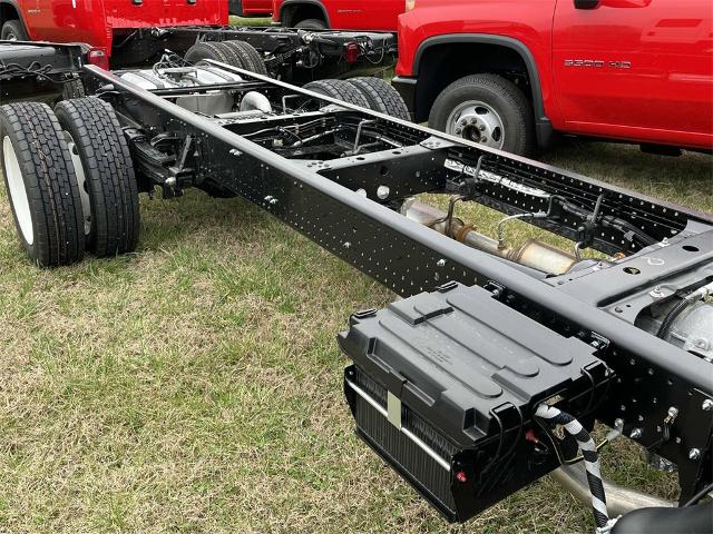 2025 Chevrolet Low Cab Forward 5500 HG Vehicle Photo in ALCOA, TN 37701-3235