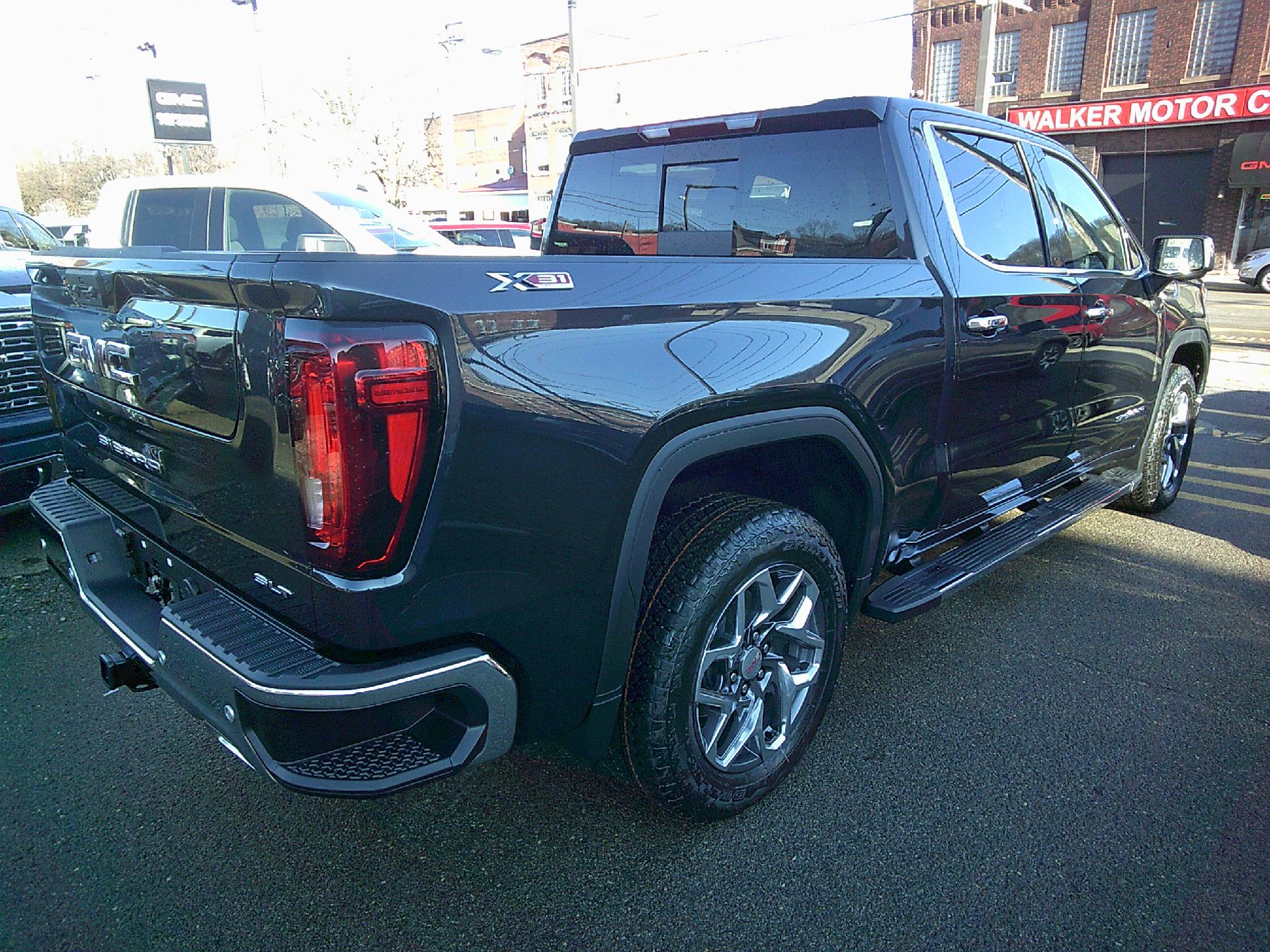 2025 GMC Sierra 1500 Vehicle Photo in KITTANNING, PA 16201-1536