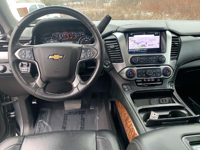 2019 Chevrolet Suburban Vehicle Photo in MOON TOWNSHIP, PA 15108-2571