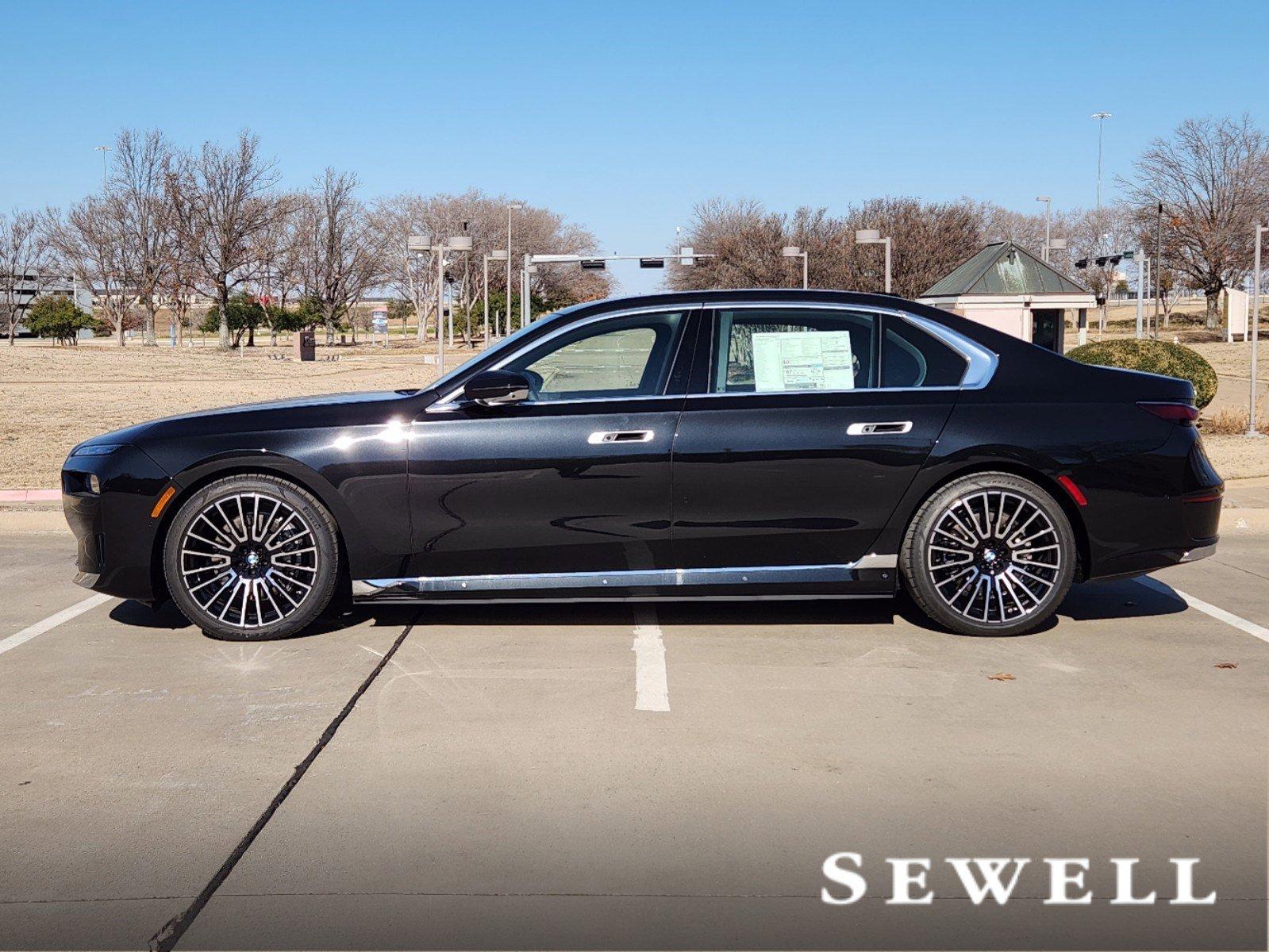 2025 BMW i7 Vehicle Photo in PLANO, TX 75024