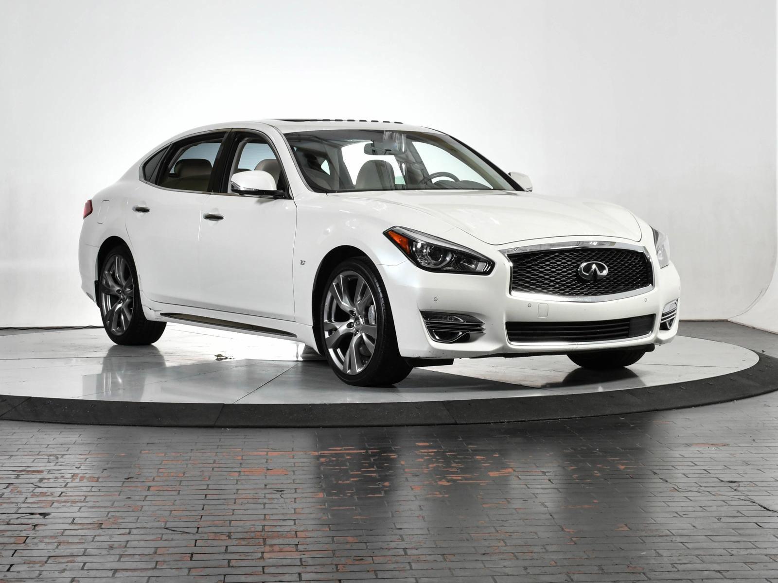 2016 INFINITI Q70L Vehicle Photo in DALLAS, TX 75235