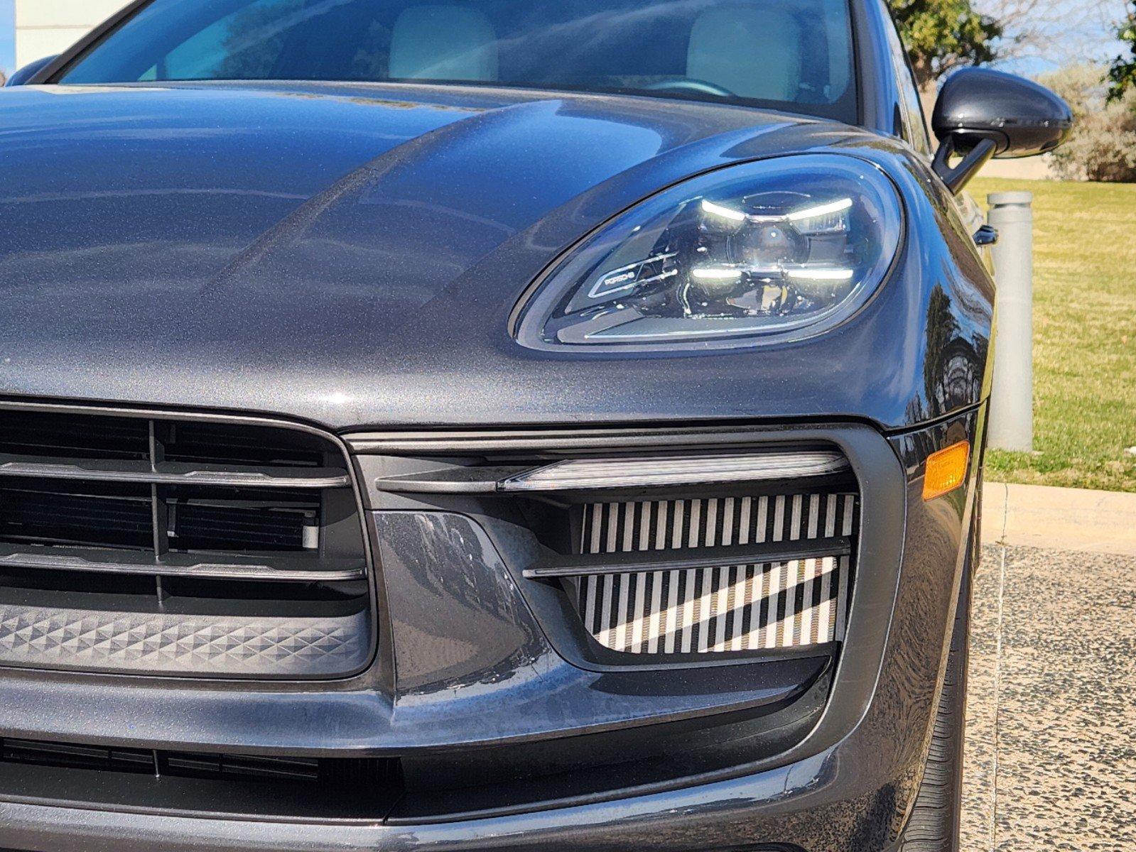 2022 Porsche Macan Vehicle Photo in FORT WORTH, TX 76132