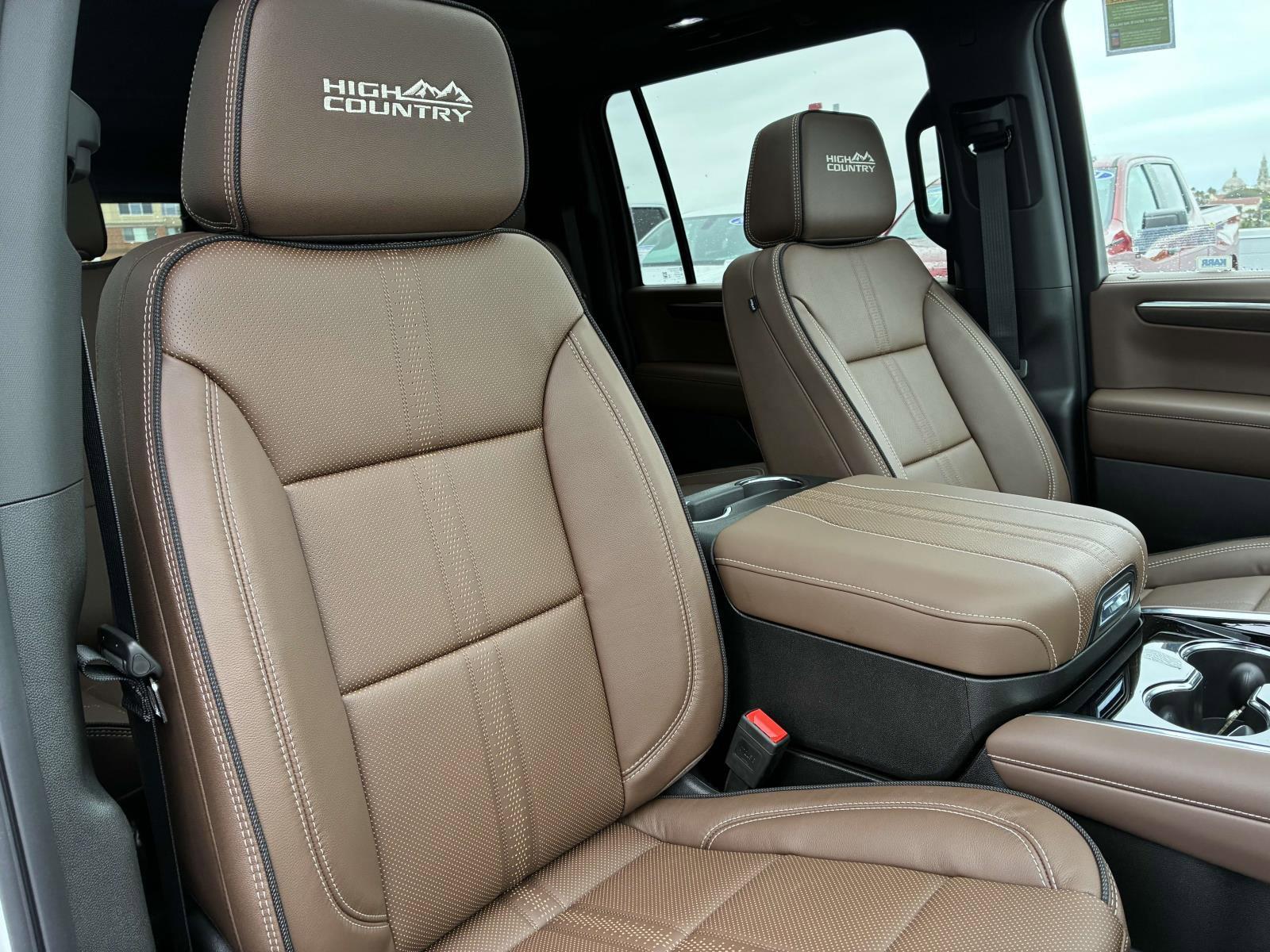 2025 Chevrolet Suburban Vehicle Photo in LOS ANGELES, CA 90007-3794