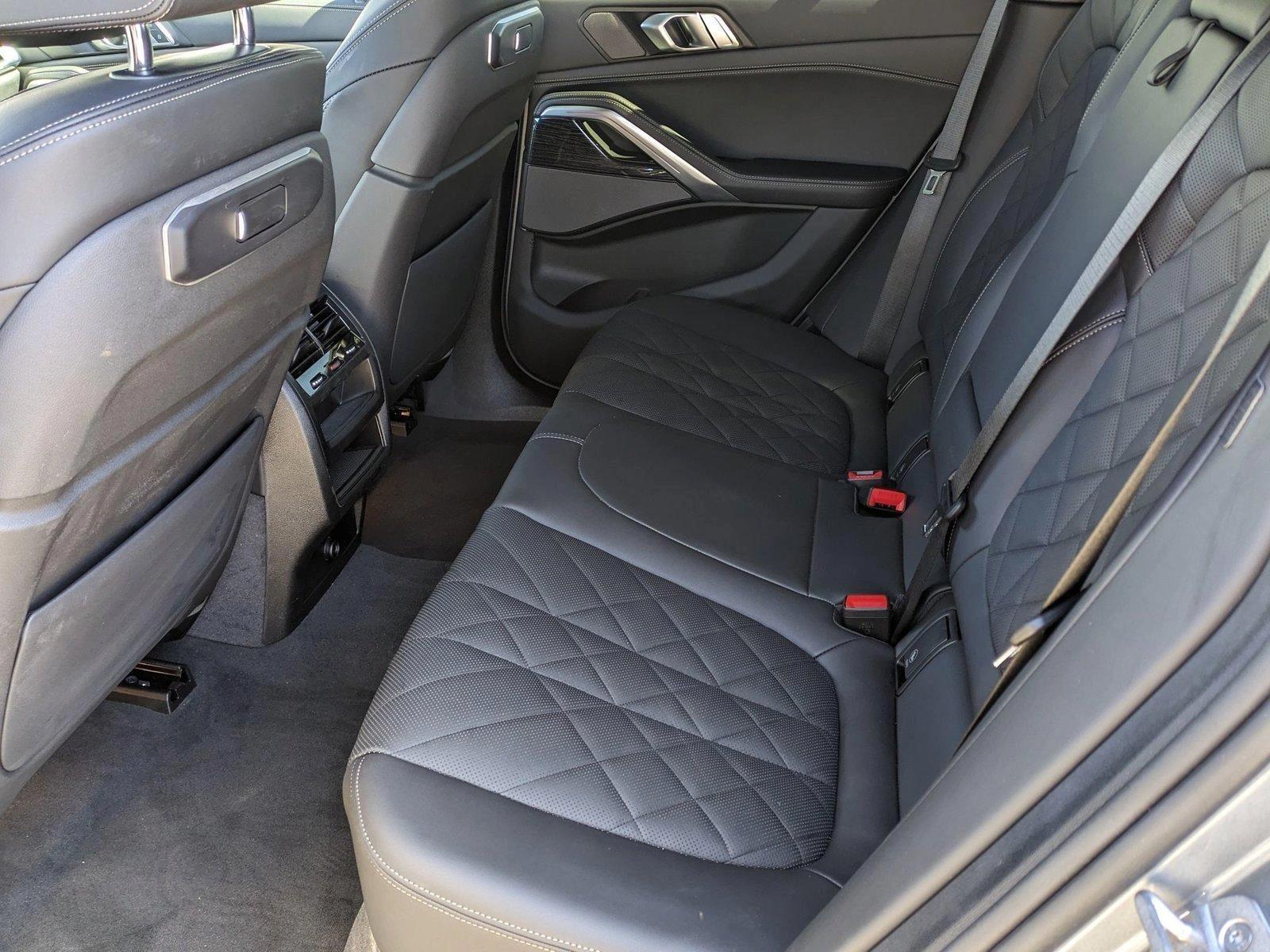 2024 BMW X6 xDrive40i Vehicle Photo in Rockville, MD 20852
