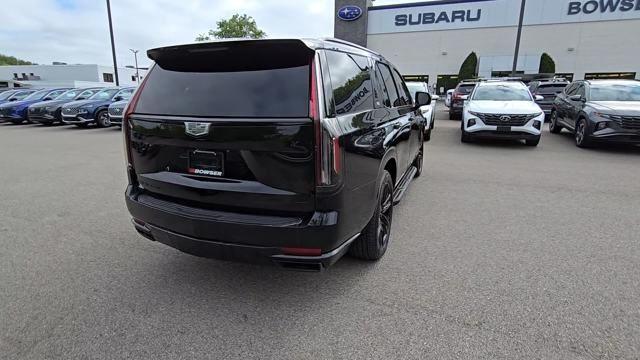2022 Cadillac Escalade Vehicle Photo in Pleasant Hills, PA 15236